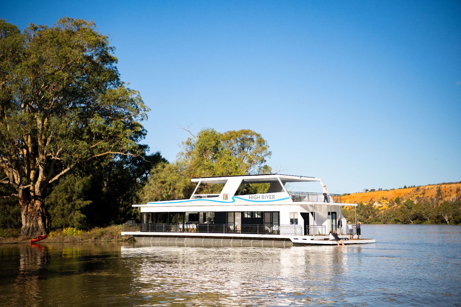 SA_MurrayRiverWalk_HighRiverHouseboat_NECI_landscape.jpg